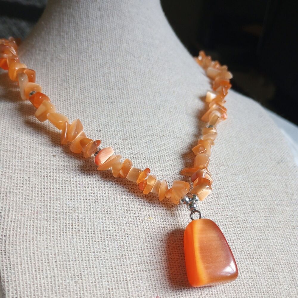 Vintage moonglow tigers eye Melon Orange/Chip Beaded Necklace W/ Pendant 17”